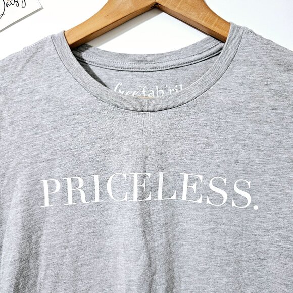 Free Fabrik Gray PRICELESS Slogan T-Shirt M Cotton/Polyester ~SS36.4 - Picture 2 of 4